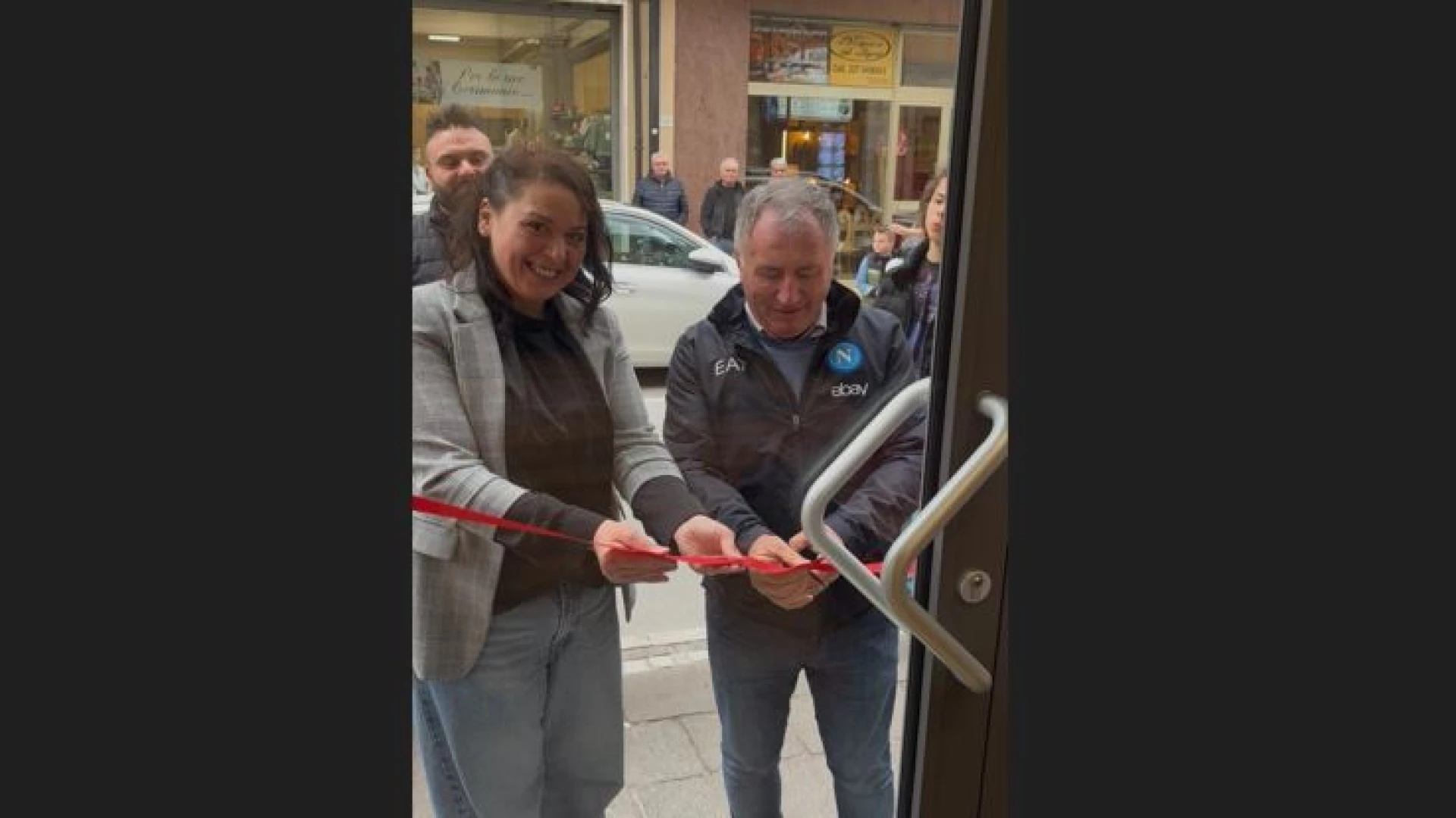 Evolution di Giuliana Orlando inaugurato a Castel Di Sangro. Gli auguri speciali della redazione.